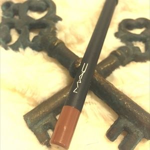 NWOT: MAC - Pro Longwear Lip Pencil - ETCETERA